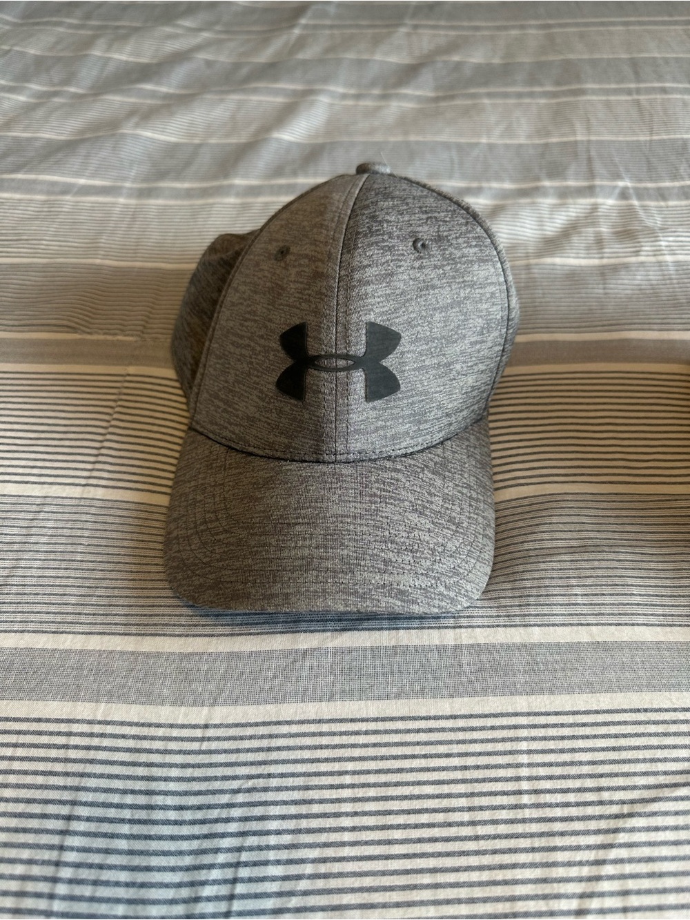 Under Armour Heather Gray Logo Baseball Cap
